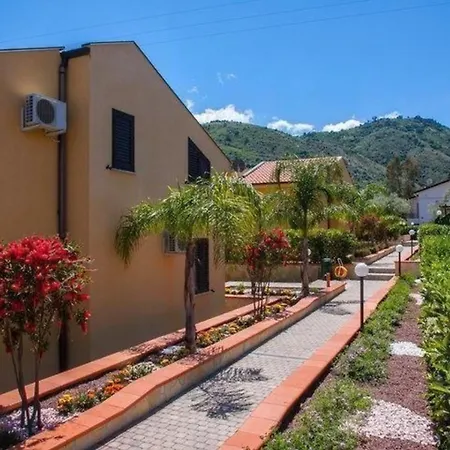 Apartment Ferienwohnung Fuer 6 Personen Ca 75 Qm In Cefalu, Sizilien Nordkueste Von Sizilien - B59159 *